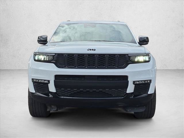 Used 2024 Jeep Grand Cherokee L Limited w/ Black Appearance Package AWD/4WD image 2