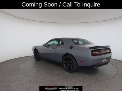 Used 2018 Dodge Challenger SXT RWD image 11