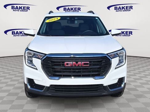 Certified 2024 GMC Terrain SLE w/ Driver Convenience Package AWD/4WD image 2