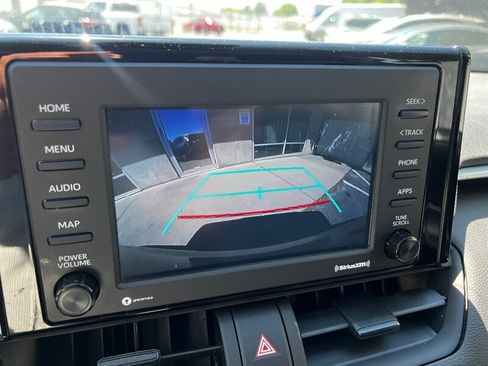 Used 2022 Toyota RAV4 LE AWD/4WD image 31