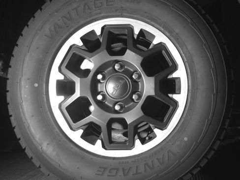 Used 2025 Toyota Tacoma TRD Off-Road image 15