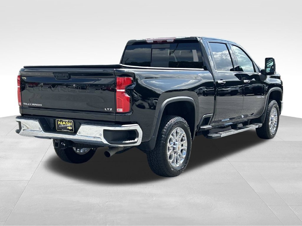 Used 2024 Chevrolet Silverado 2500 LTZ w/ LTZ Plus Package AWD/4WD image 3