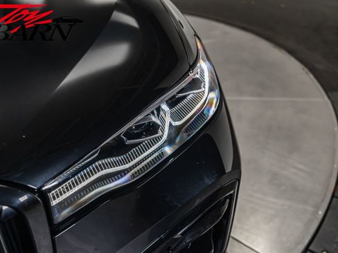 Used 2022 BMW X7 xDrive40i w/ M Sport Package image 11