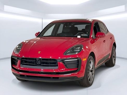Certified 2026 Porsche Macan AWD/4WD image 1