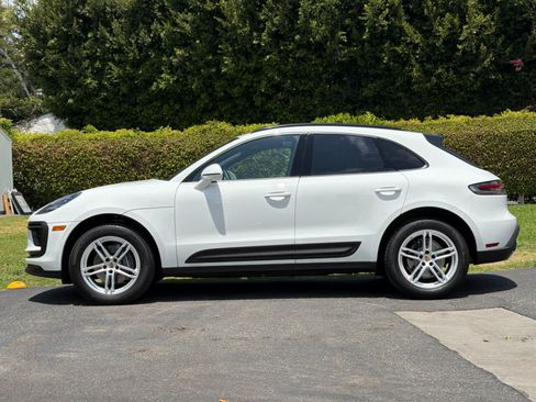 Certified 2023 Porsche Macan AWD/4WD image 2