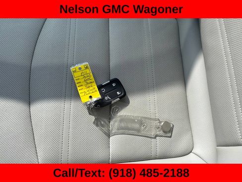 Used 2023 GMC Terrain Denali w/ Denali Premium Package AWD/4WD image 27