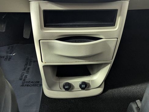 Used 2015 Dodge Grand Caravan American Value Package w/ UConnect Hands-Free Group image 21