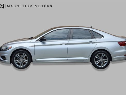 Used 2020 Volkswagen Jetta R-Line FWD image 2