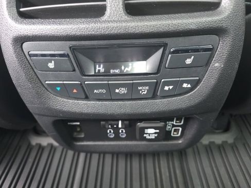 Used 2019 Honda Pilot Elite image 16