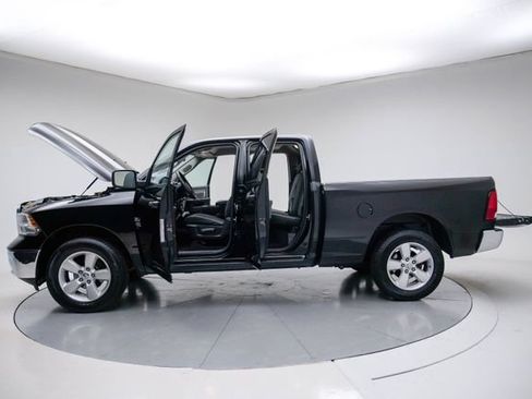 Used 2024 RAM 1500 Classic SLT AWD/4WD image 18