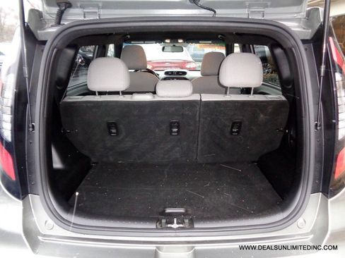 Used 2019 Kia Soul FWD image 15