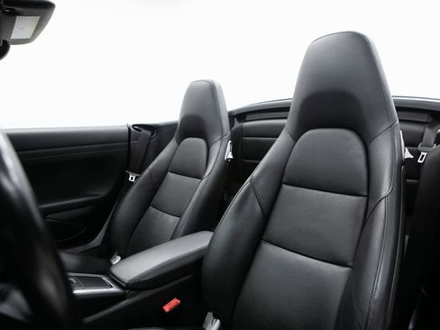 Certified 2018 Porsche 911 Carrera image 5