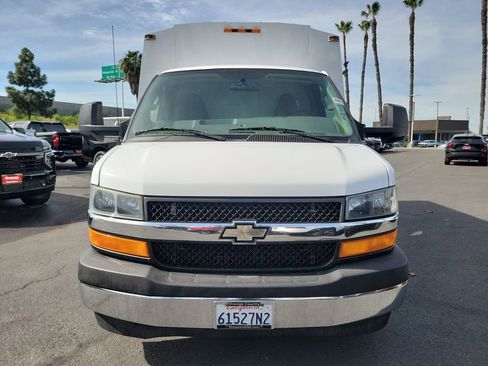Used 2017 Chevrolet Express 3500 image 20
