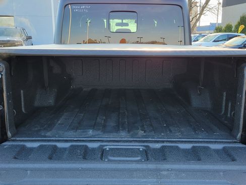 Used 2021 Jeep Gladiator Sport image 8