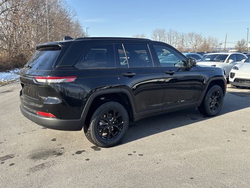 New 2025 Jeep Grand Cherokee Altitude AWD/4WD image 6