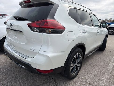 Used 2019 Nissan Rogue SV w/ Premium Package image 4