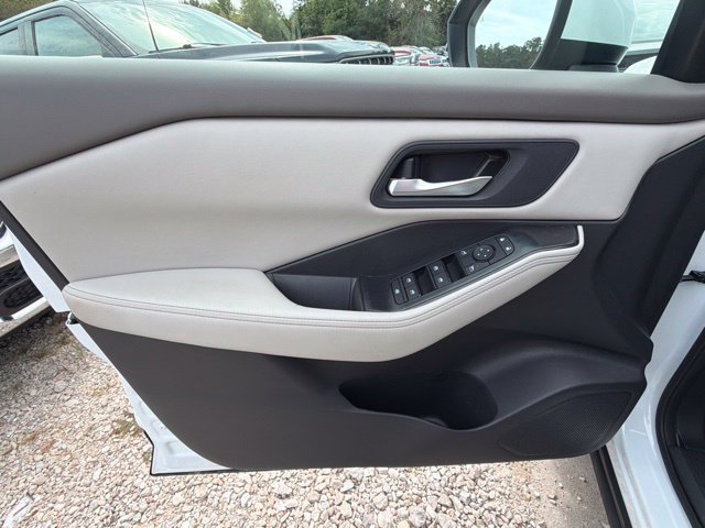 Used 2025 Nissan Rogue SV AWD/4WD image 20