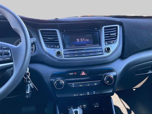 Used 2017 Hyundai Tucson SE w/ SE Popular Package 02 FWD image 6