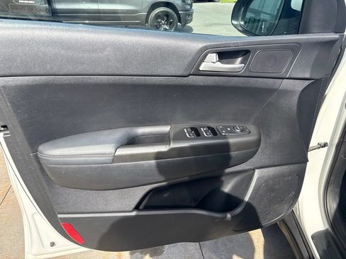 Used 2019 Kia Sportage LX w/ LX Popular Package AWD/4WD image 18