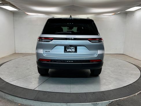 New 2025 Jeep Grand Cherokee 4WD image 4