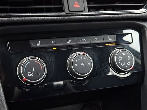 Certified 2025 Volkswagen Taos S AWD/4WD image 15