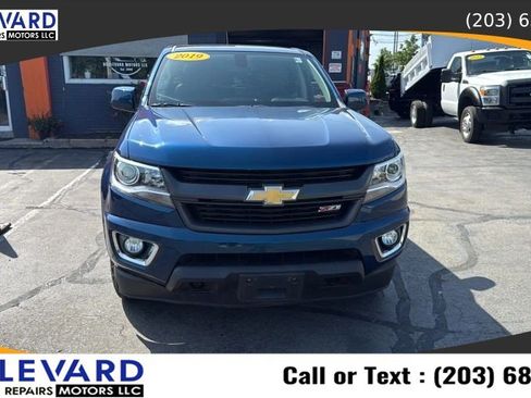 Used 2019 Chevrolet Colorado Z71 AWD/4WD image 2