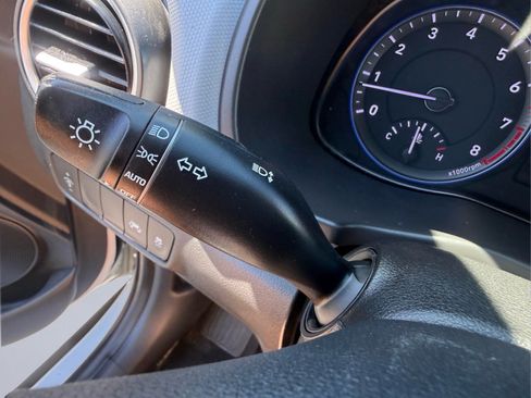 Used 2019 Hyundai Kona SE AWD/4WD image 29