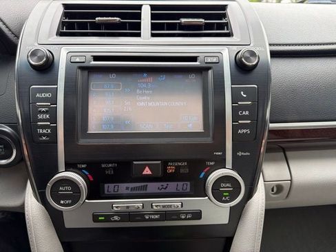 Used 2012 Toyota Camry XLE FWD image 17