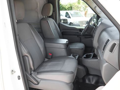Used 2019 Nissan NV 2500 SV RWD image 38