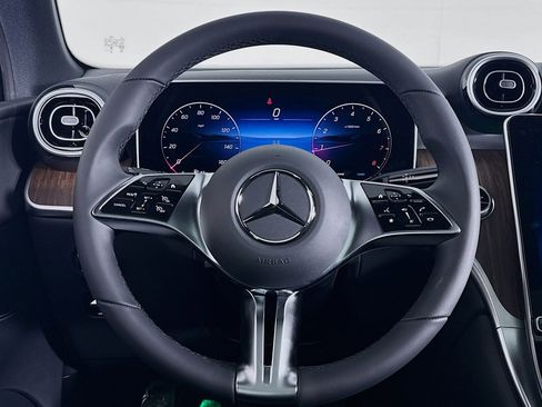 New 2026 Mercedes-Benz GLC 300 4MATIC image 17