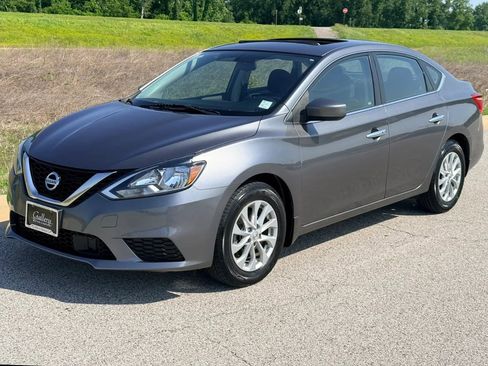 Used 2018 Nissan Sentra SV w/ Premium Package (P01) FWD image 11