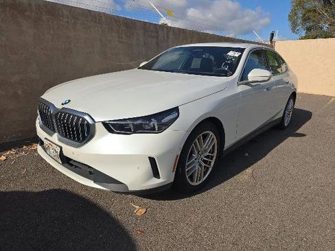 Used 2024 BMW 530i xDrive AWD/4WD image 1