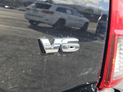 Used 2023 Toyota Tacoma SR image 17