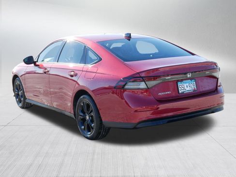 Certified 2025 Honda Accord SE image 5