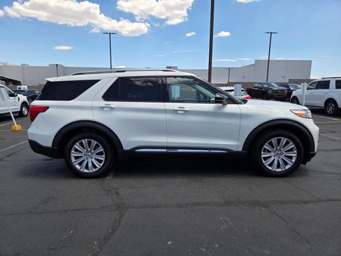 Certified 2023 Ford Explorer Limited w/ Limited Technology Package RWD image 7