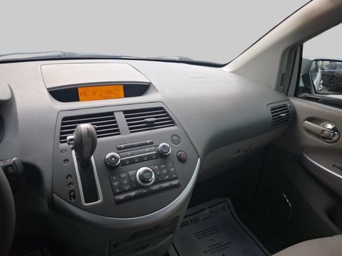 Used 2009 Nissan Quest S w/ Drivers Pkg image 6