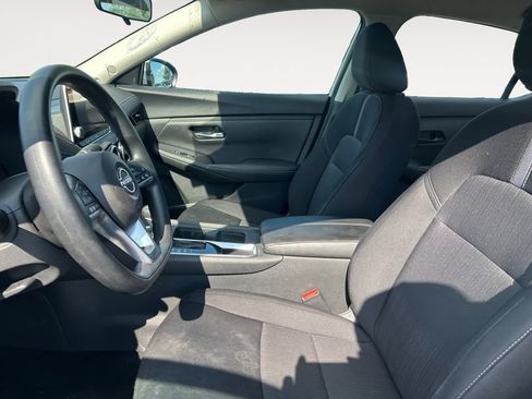 Used 2024 Nissan Sentra SV FWD image 9