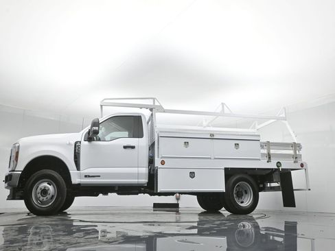 New 2024 Ford F350 XL w/ XL Chrome Package image 7