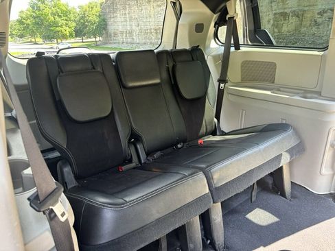 Used 2019 Dodge Grand Caravan SXT FWD image 21