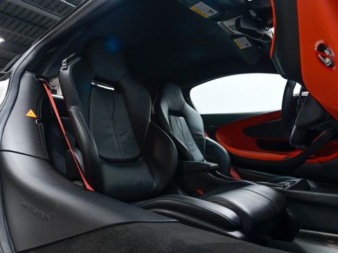 Used 2019 McLaren 600LT RWD image 25