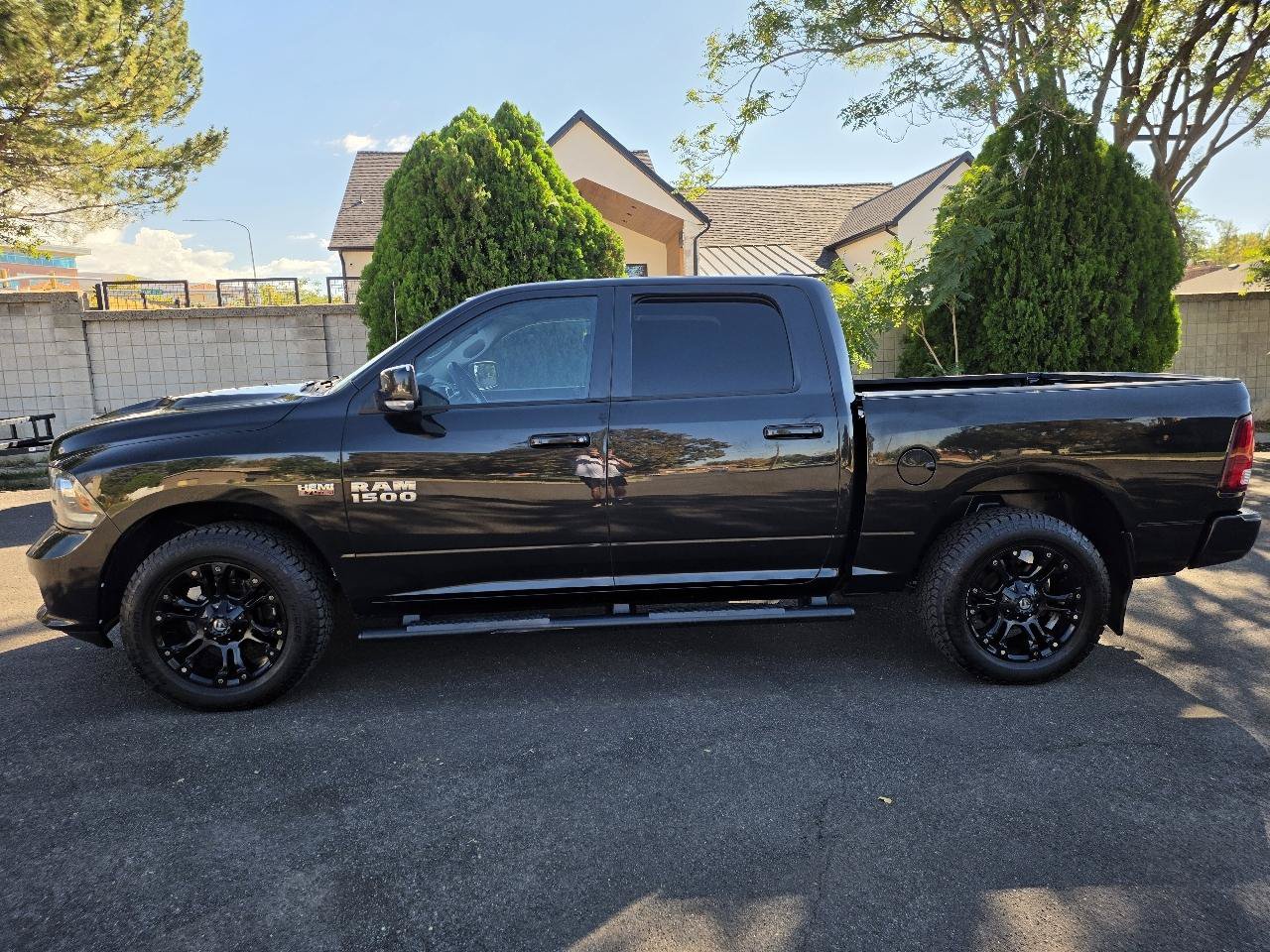 Used 2017 RAM 1500 Sport w/ Comfort Group AWD/4WD image 2