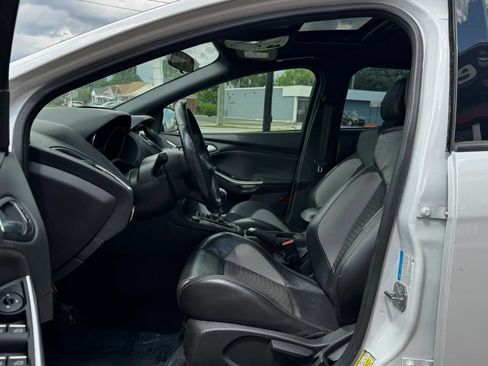 Used 2018 Ford Focus ST w/ Equipment Group 401A FWD image 12