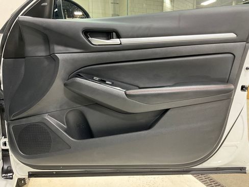 Used 2024 Nissan Altima 2.5 SR image 21