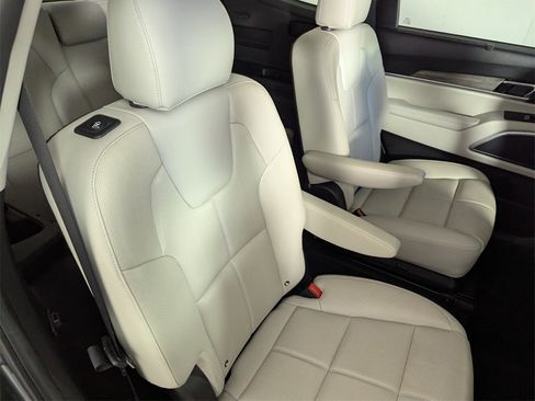 Used 2022 Kia Telluride SX w/ Towing Package image 35