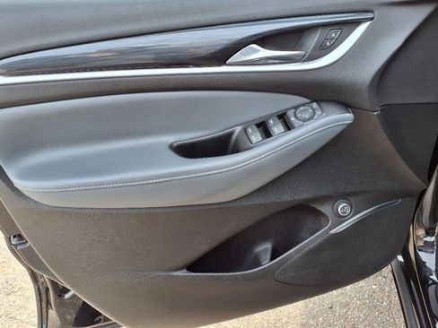 Used 2020 Buick Enclave Essence w/ Sport Touring Edition image 13