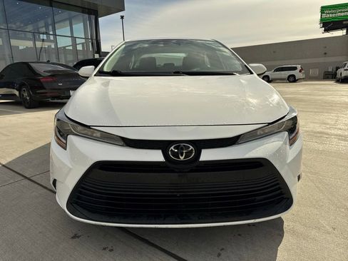Used 2024 Toyota Corolla LE image 2