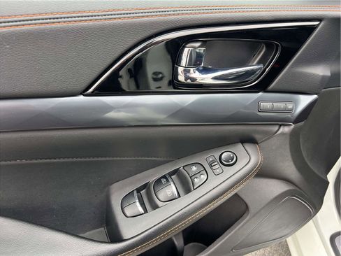 Certified 2023 Nissan Maxima SR w/ Sport Mat Group image 22