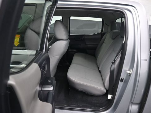 Used 2020 Toyota Tacoma SR w/ SR Convenience Package RWD image 31