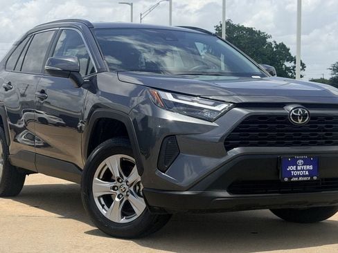 Used 2025 Toyota RAV4 XLE FWD image 2