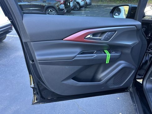 New 2025 Chevrolet Equinox EV RS image 10